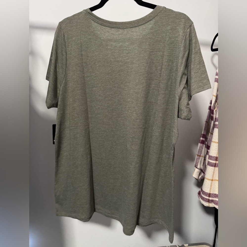 TORRID Classic Fit T-Shirt Naturally Introverted Selectively Extroverted Size 1X - Picture 8 of 9